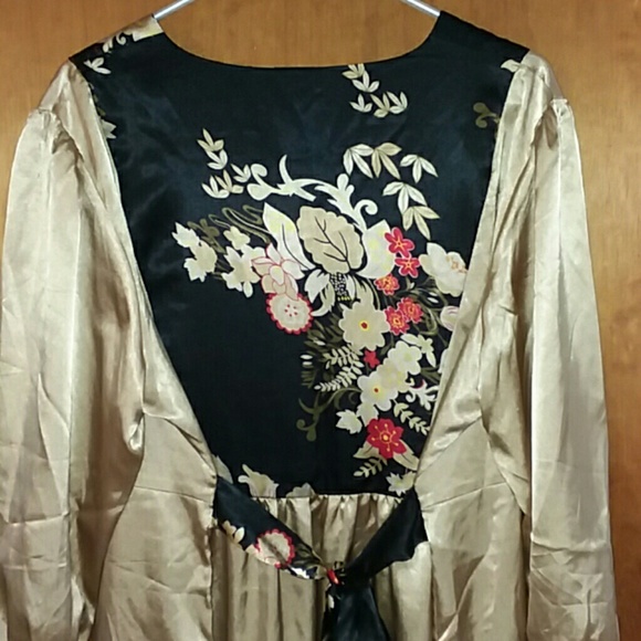 Top - Picture 4 of 8